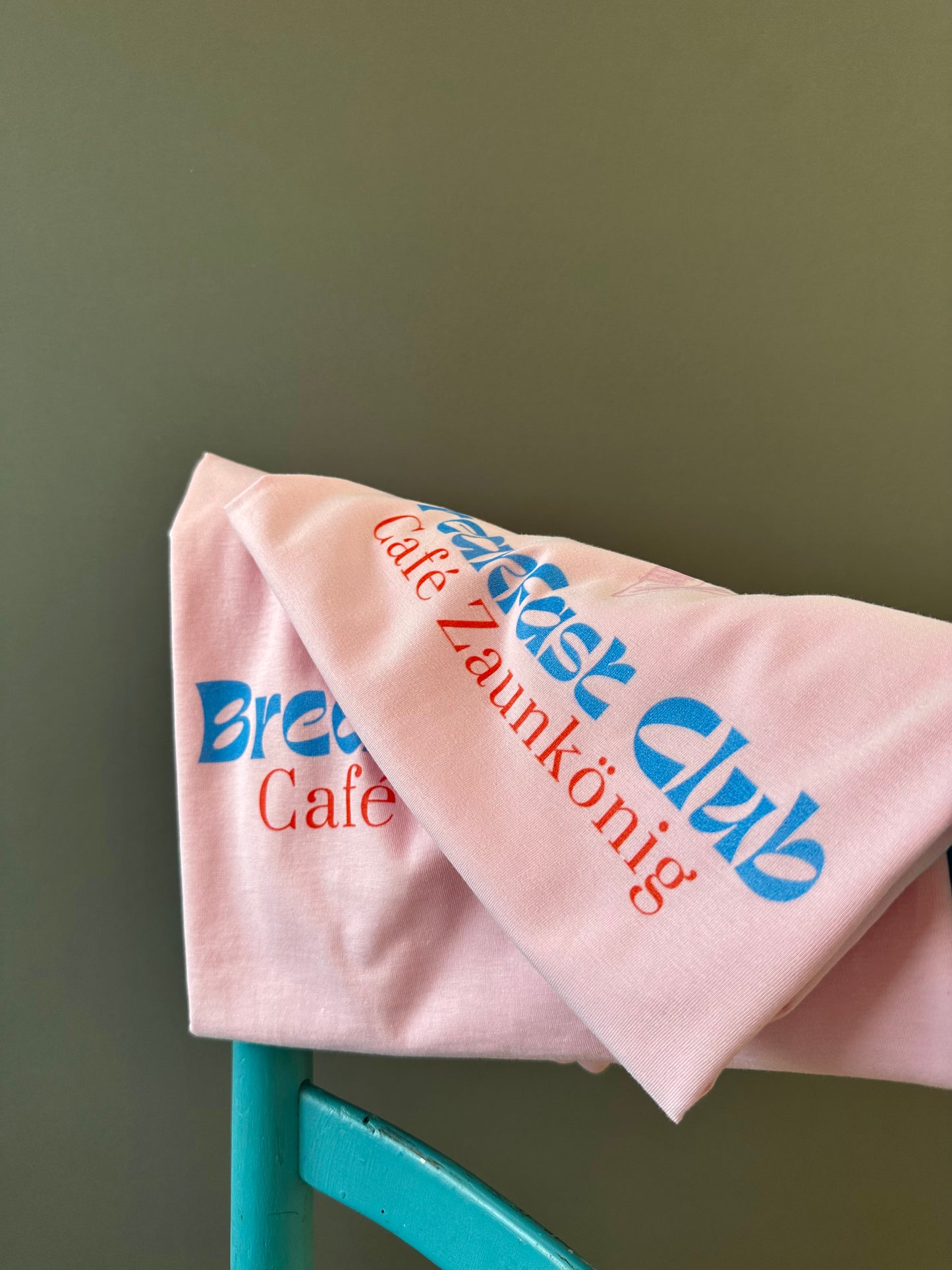 Basic Fit "Breakfast Club Heart" Pink